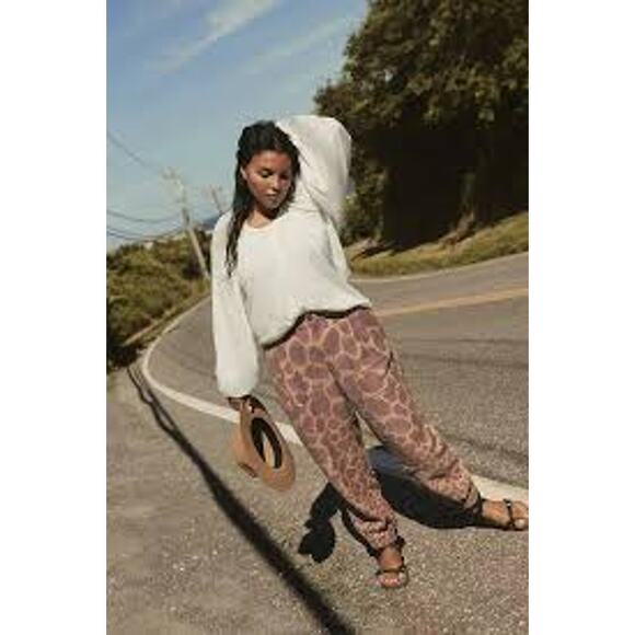 Anthropologie - Tamarind Giraffe Print Jogger Style Trouser Pants - Size 2 - Picture 1 of 10
